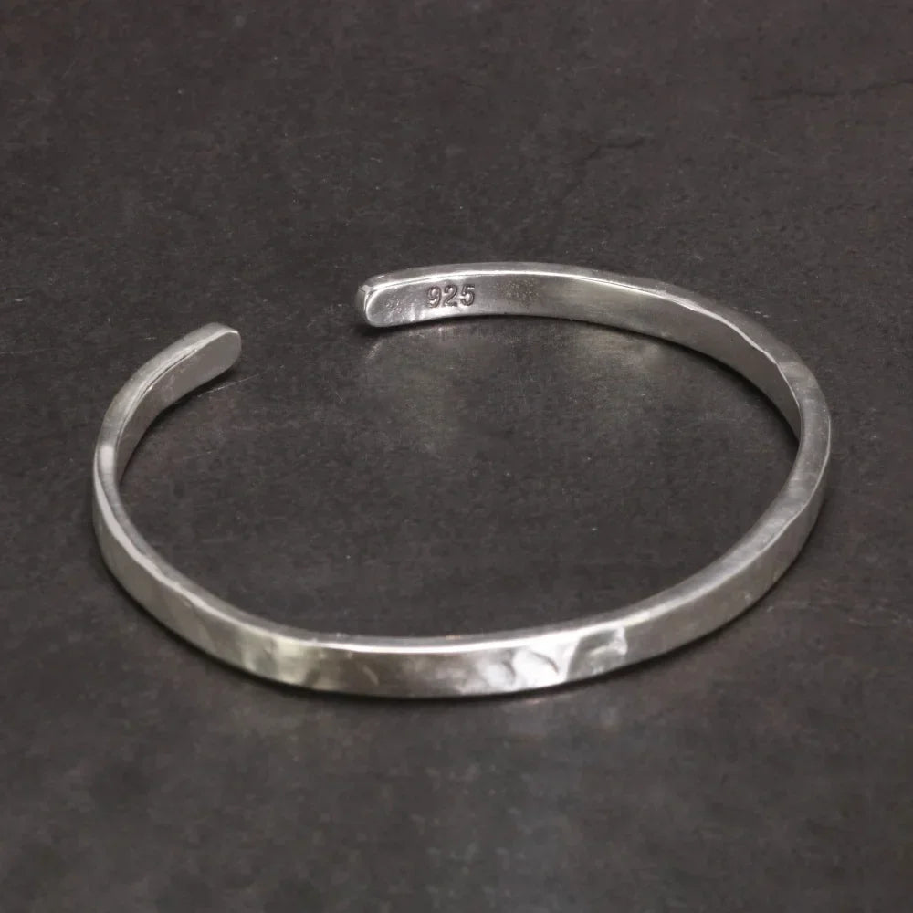 Bracelete Martelado Artesanal - Prata 925 4mm (Ajustável)