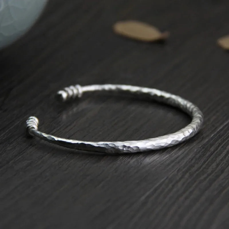 Bracelete Martelado Slim - Prata 925 4.3mm (Ajustável)