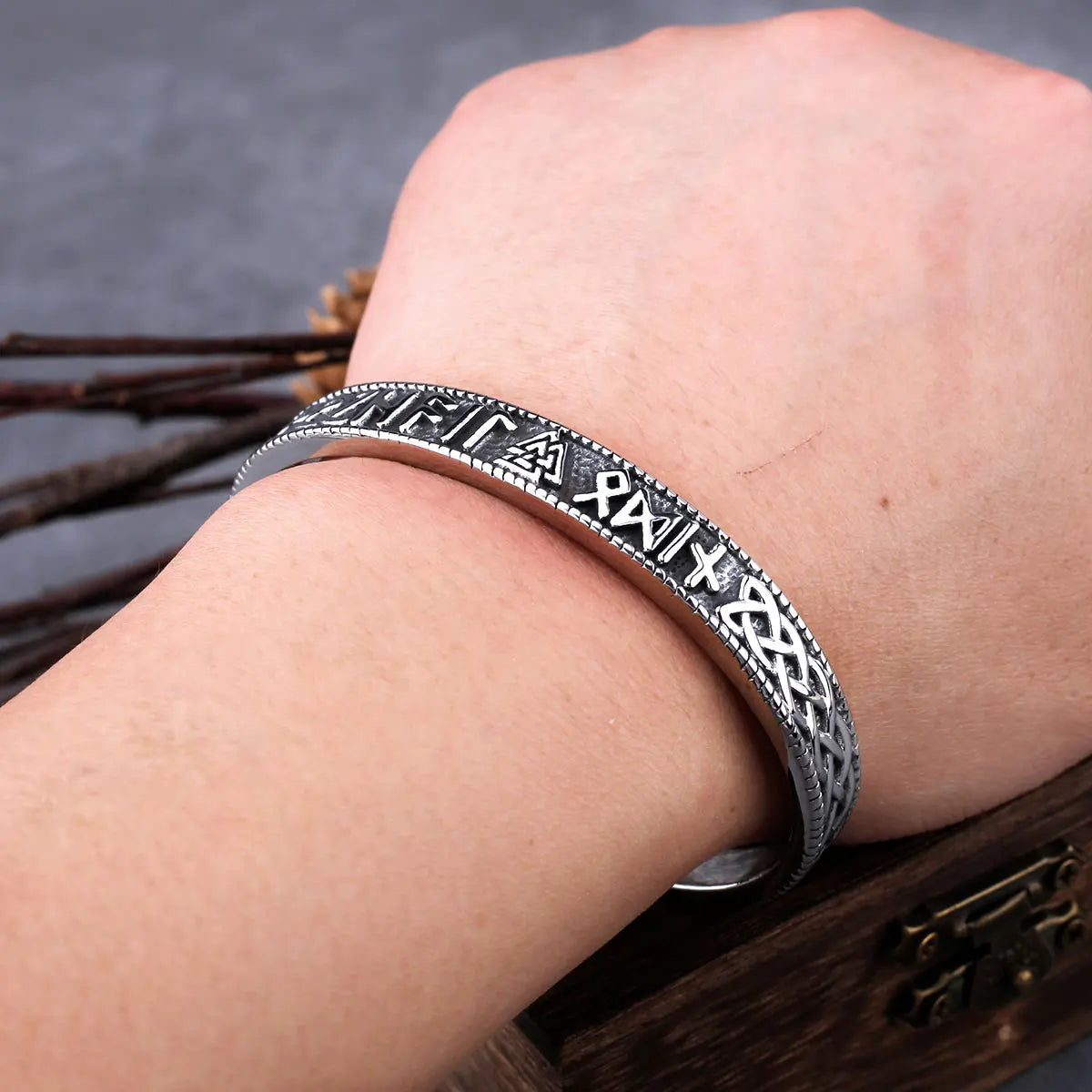 Bracelete Valknut Runas - Aço Inoxidável