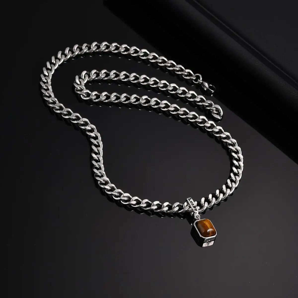 Colar Lucky - Pedra e Aço (Boa Sorte)